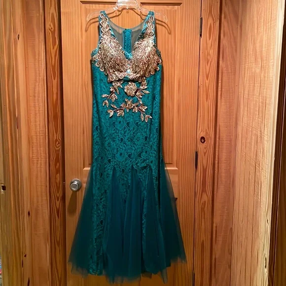 Dresses | Gorgeous Mermaid Bottom Flare Evening Gown Prom Dress Peacock  Colored | Poshmark